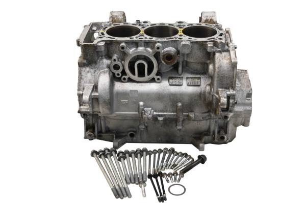 Yamaha - 16 Yamaha YXZ1000R EPS 4x4 Crankcase Center Crank Case & Cylinders