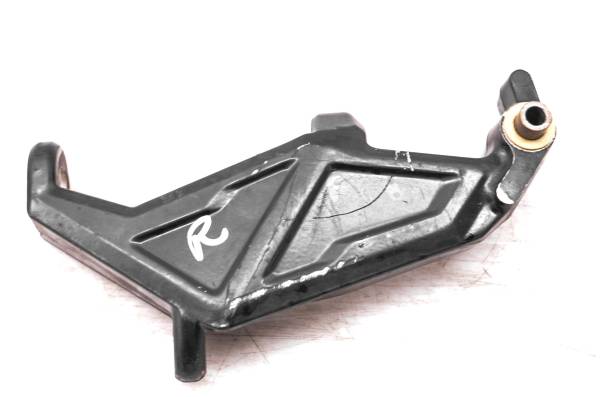 Ski-Doo - 14 Ski-Doo Summit X 800R E-TEC REV-XM Front Right Spindle Knuckle 154"