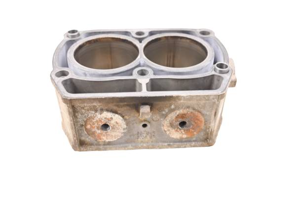 Polaris - 16 Polaris Ranger 800 6x6 Cylinder