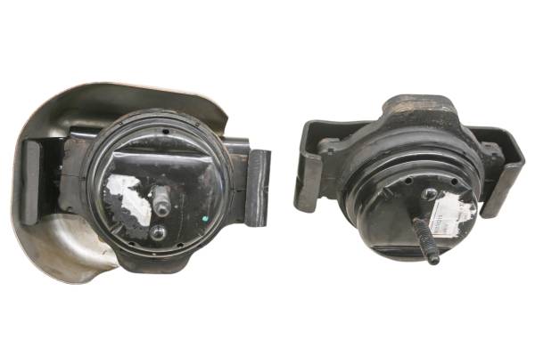 Polaris - 19 Polaris Slingshot SLR Right & Left Engine Mount Isolators