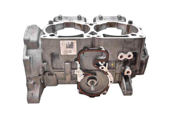 Polaris - 18 Polaris 800 Axys SKS Crankcase Center Crank Case 146"