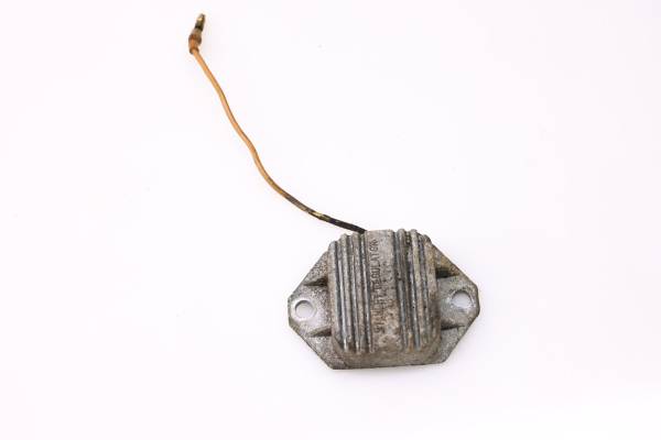 Yamaha - 79 Yamaha Enduro 125 Regulator Rectifier DT125F