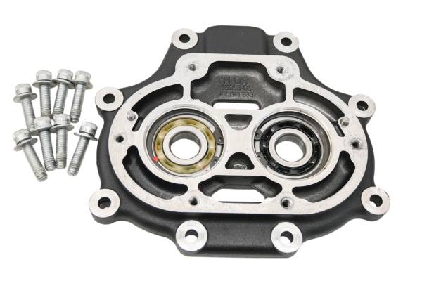 20 Harley-Davidson Street Bob FXBB Transmission Case Bearing Housing Cover