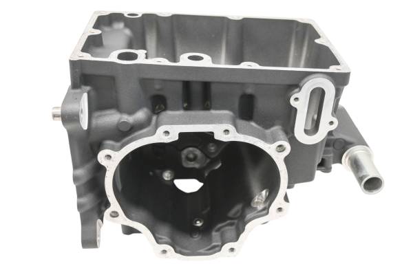 20 Harley-Davidson Street Bob FXBB Transfer Gear Case Housing