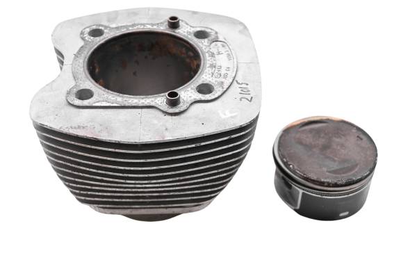 05 Harley-Davidson FXDCI Front Cylinder & Piston