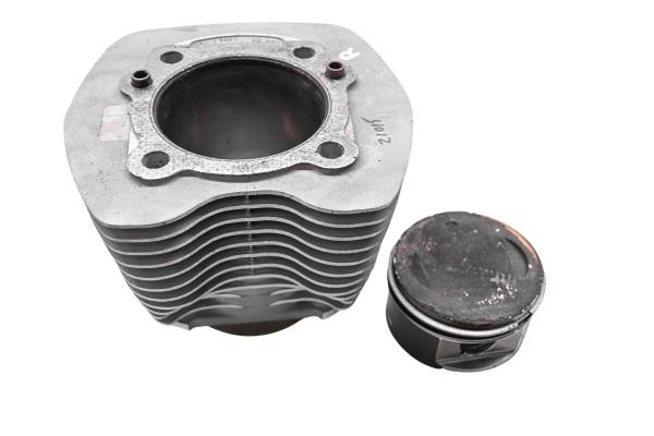 05 Harley-Davidson FXDCI Rear Cylinder & Piston