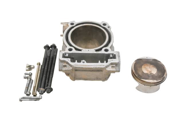 Can-Am - 18 Can-Am Commander Max 1000R DPS Front Cylinder