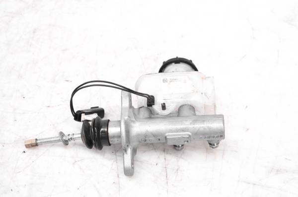Can-Am - 20 Can-Am Ryker Rally 900 ACE Tandem Brake Master Cylinder