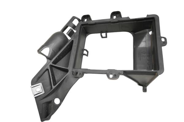 Can-Am - 22 Can-Am Ryker Sport 900 ACE Air Filter Base Plate Cover Right