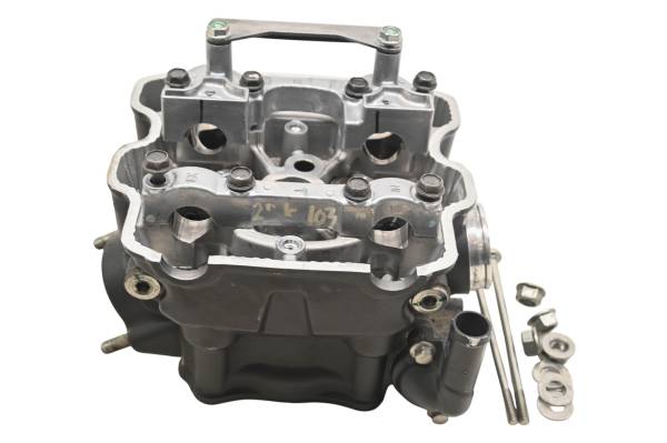 Honda - 18 Honda CBR300R Cylinder Head