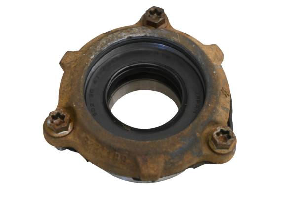 Can-Am - 18 Can-Am Outlander Max 650 XT 4x4 Drive Shaft Bearing Cover
