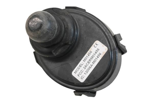 Can-Am - 18 Can-Am Outlander Max 650 XT 4x4 Dess Switch Base