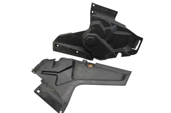 Can-Am - 18 Can-Am Outlander Max 650 XT 4x4 Left & Right Rear Inner Fenders