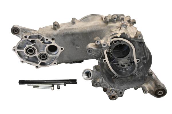 Honda - 16 Honda Metropolitan 50 Crankcase Center Crank Case NCW50