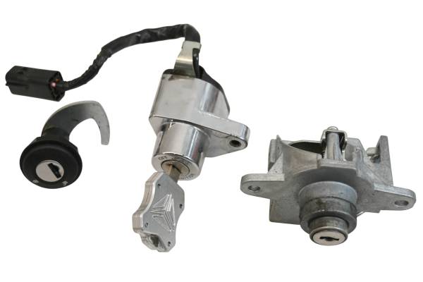 Polaris - 16 Polaris Slingshot SL Key Switch Lock Set Glove Box & Storage Bin