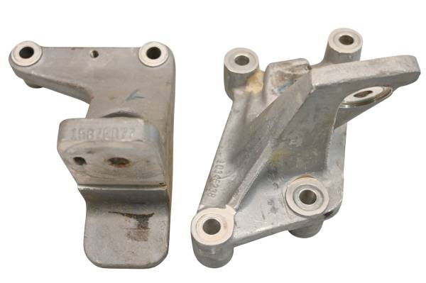 Polaris - 19 Polaris Slingshot SL Engine Bracket Mounts