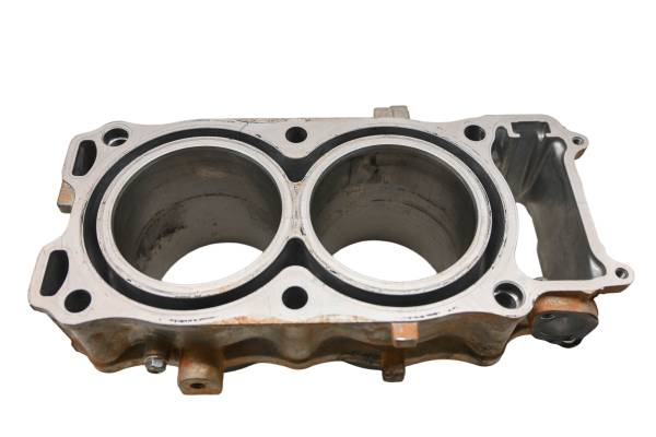 Kubota - 23 Kubota RTV-XG850 Cylinder Sidekick 850