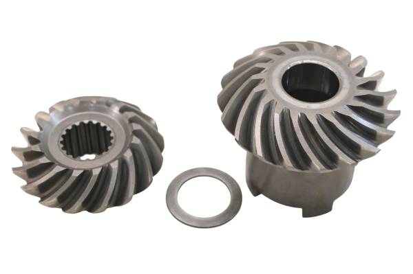 Kubota - 18 Kubota RTV-XG850 Transmission Bevel Gears Output Shaft Sidekick 850