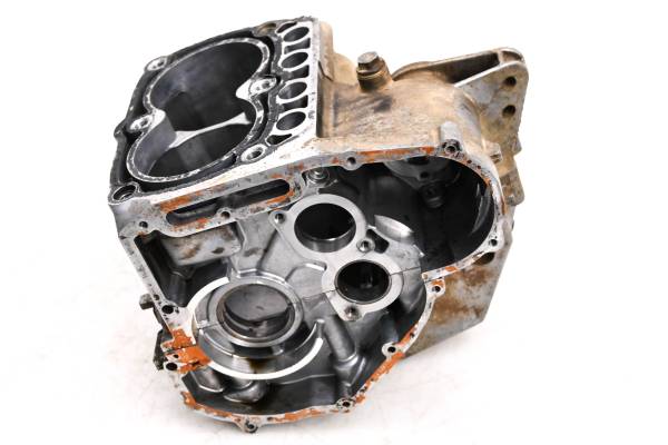 Polaris - 02 Polaris Sportsman 700 4x4 Crankcase Center Crank Case