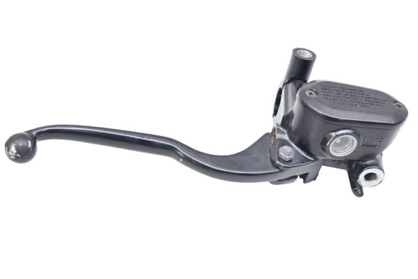 Kawasaki - 23 Kawasaki Z400 Front Brake Master Cylinder & Lever ER400DFPNN