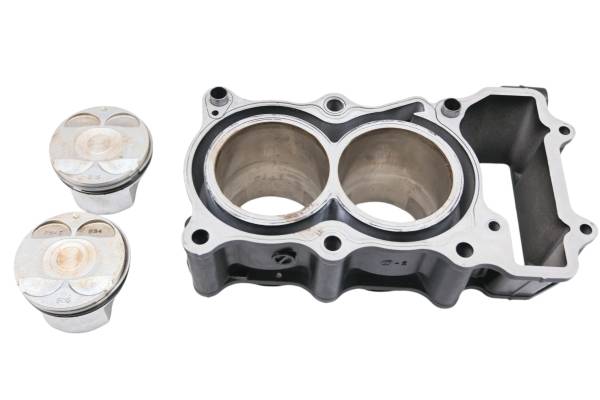 Kawasaki - 23 Kawasaki Z400 Cylinder & Pistons ER400DFPNN