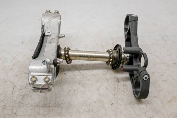 Suzuki - 24 Suzuki GSX-R750 Triple Tree Clamps Upper & Lower