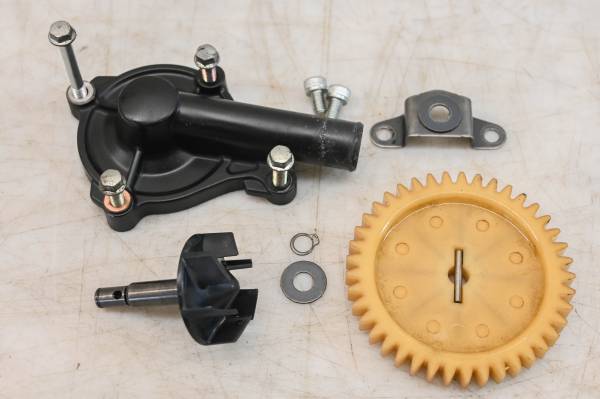 Yamaha - 24 Yamaha YZF-R3 Water Pump Cover & Impeller