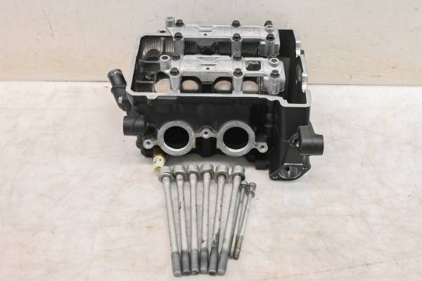 Yamaha - 24 Yamaha YZF-R3 Cylinder Head