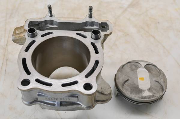 Suzuki - 12 Suzuki RMZ250 Cylinder & Piston