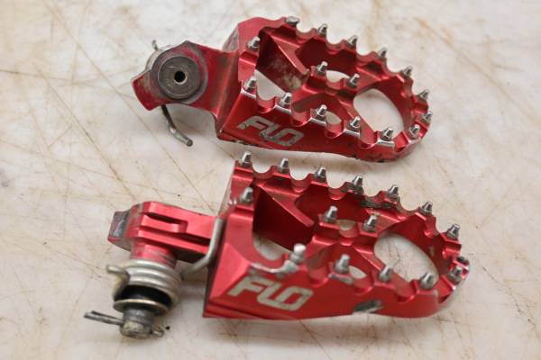 12 Suzuki RMZ250 Foot Pegs Flo