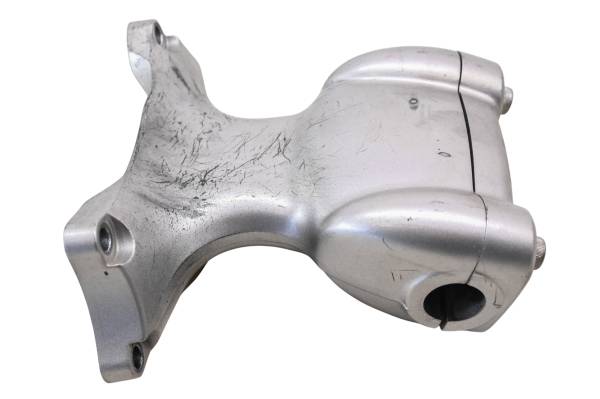 Kawasaki - 11 Kawasaki Versys 650 Handlebar Clamps KLE650