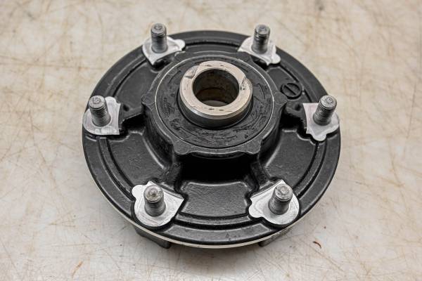 Suzuki - 24 Suzuki GSX-R750 Rear Sprocket Drum