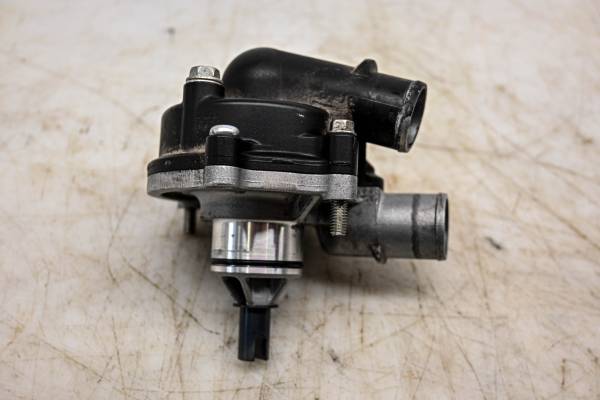 Suzuki - 24 Suzuki GSX-R750 Water Pump