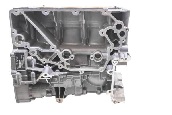 Can-Am - 16 Can-Am Spyder F3T SE6 Crankcase Center Crank Case & Cylinders