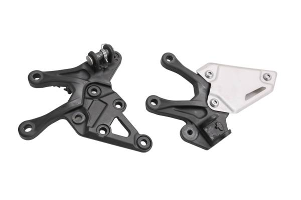 Kawasaki - 20 Kawasaki Z900 Foot Peg Brackets Mounts ZR900 ABS