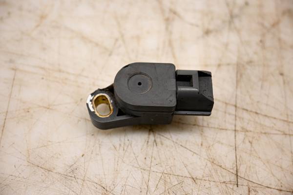 Suzuki - 24 Suzuki GSX-R750 Throttle Body Tps Sensor
