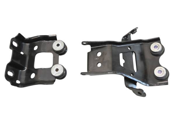 Yamaha - 24 Yamaha YZF-R3 Tank Fitting Brackets