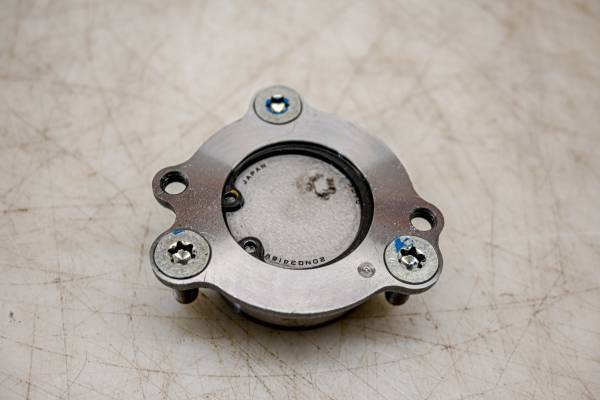 Suzuki - 24 Suzuki GSX-R750 Drive Shaft Set Housing