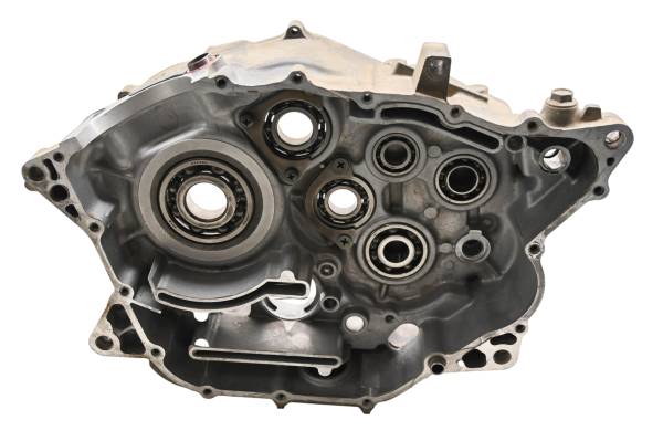 Yamaha - 06 Yamaha Raptor 350 2x4 Right Crankcase Center Half Crank Case YFM350R