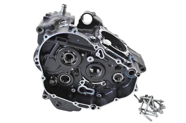 Honda - 22 Honda CB300R ABS Crankcase Center Crank Case