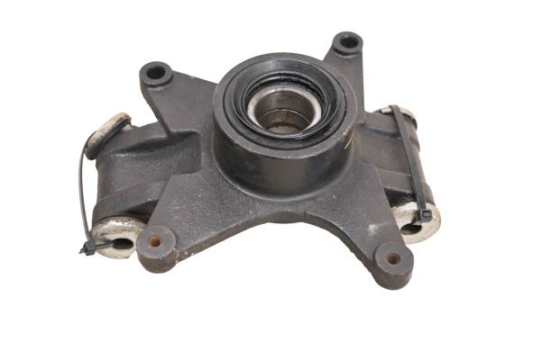 Cub Cadet - 16 Cub Cadet Challenger 700 Rear Right Spindle Knuckle