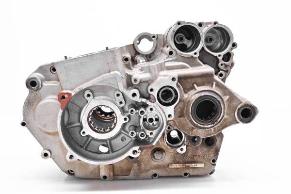 Polaris - 08 Polaris Outlaw 525 IRS Crankcase Center Crank Case