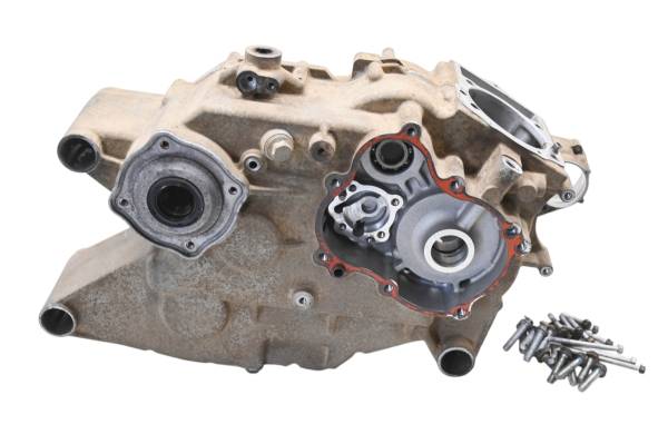 Kawasaki - 99 Kawasaki Prairie 300 2x4 Crankcase Center Crank Case KVF300