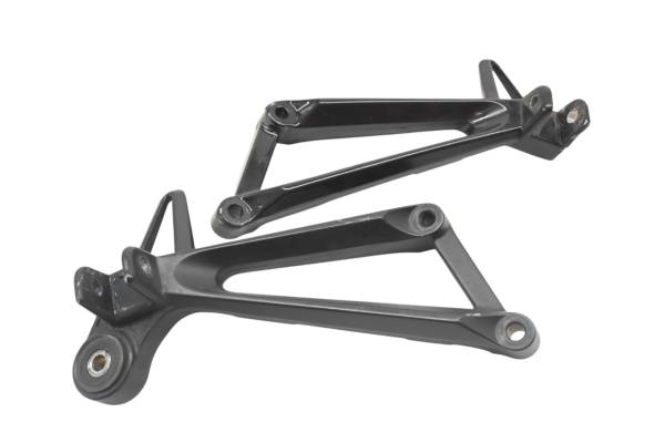 Yamaha - 16 Yamaha YFZ-R3 Left & Right Rear Passenger Foot Peg Brackets Mounts