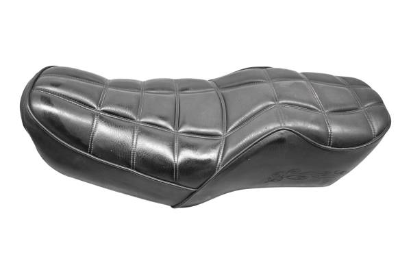 Suzuki - 80 Suzuki GS550L Seat