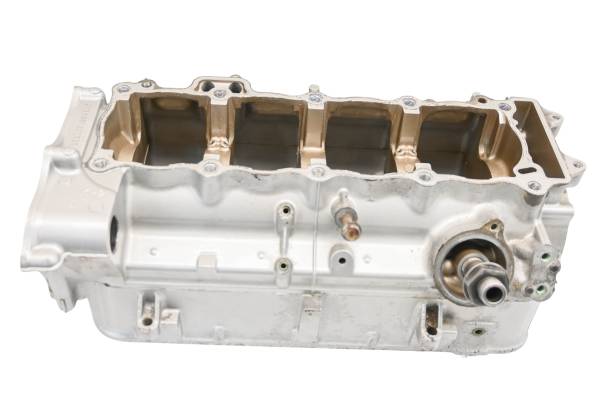 Kawasaki - 10 Kawasaki Ultra 260X Crankcase Center Crank Case