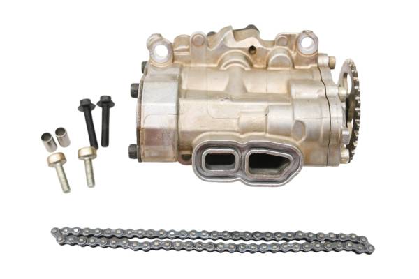 Yamaha - 16 Yamaha Waverunner V1 Oil Pump VX1050E