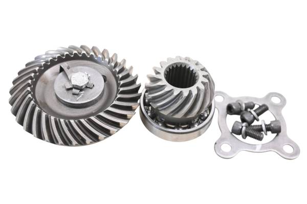 Polaris - 02 Polaris Sportsman 400 4x4 Transmission Bevel Gears Output Shaft