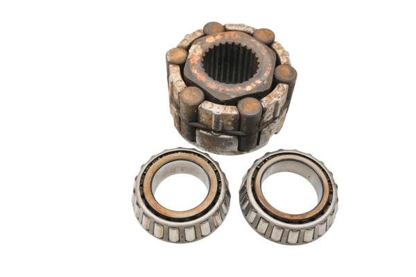 Polaris - 03 Polaris Sportsman 500 6x6 Front Wheel Clutch Hub Left Or Right