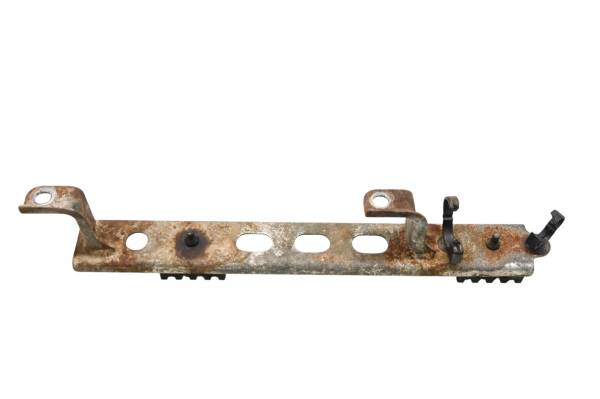 Yamaha - 16 Yamaha Wolverine 700 Fuel Tank Bracket Mount YXE700W